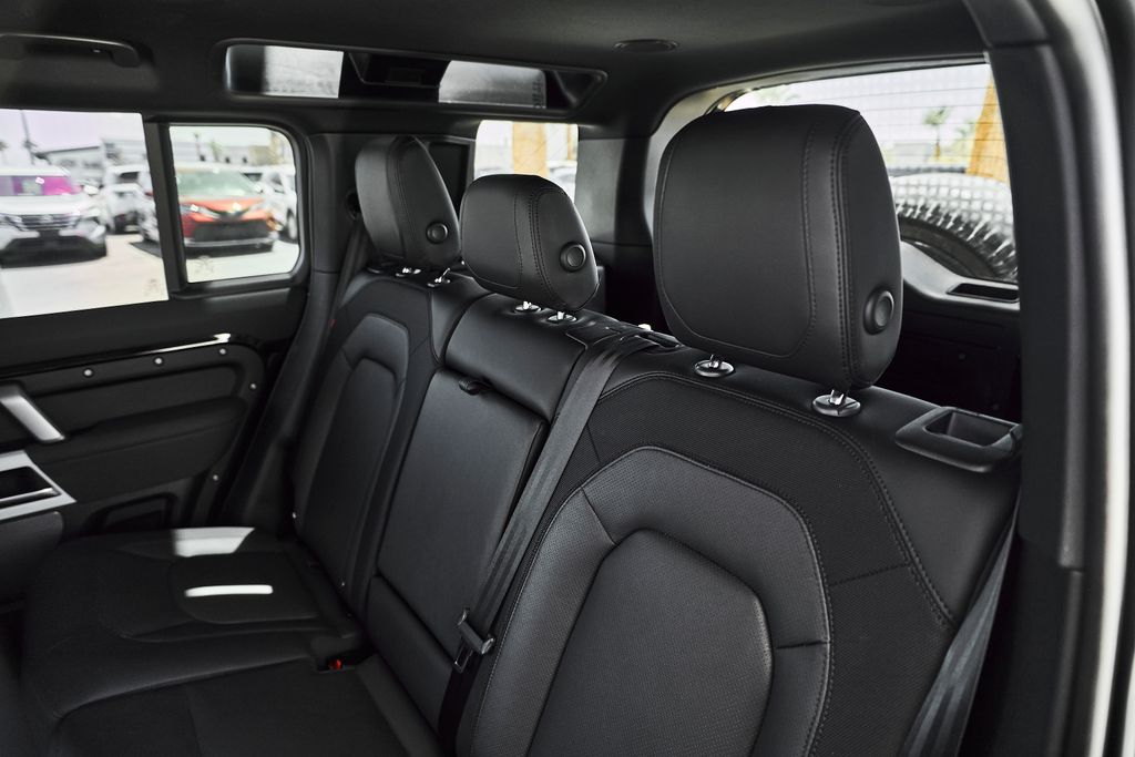 2023 Land Rover Defender X-Dynamic SE - Photo 38