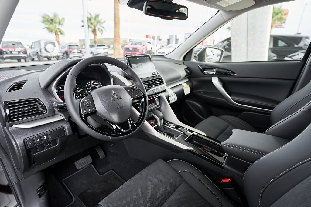 2026 Mitsubishi Eclipse Cross SE photo 2