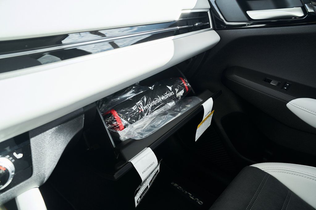 2026 Mitsubishi Outlander SE - Photo 49