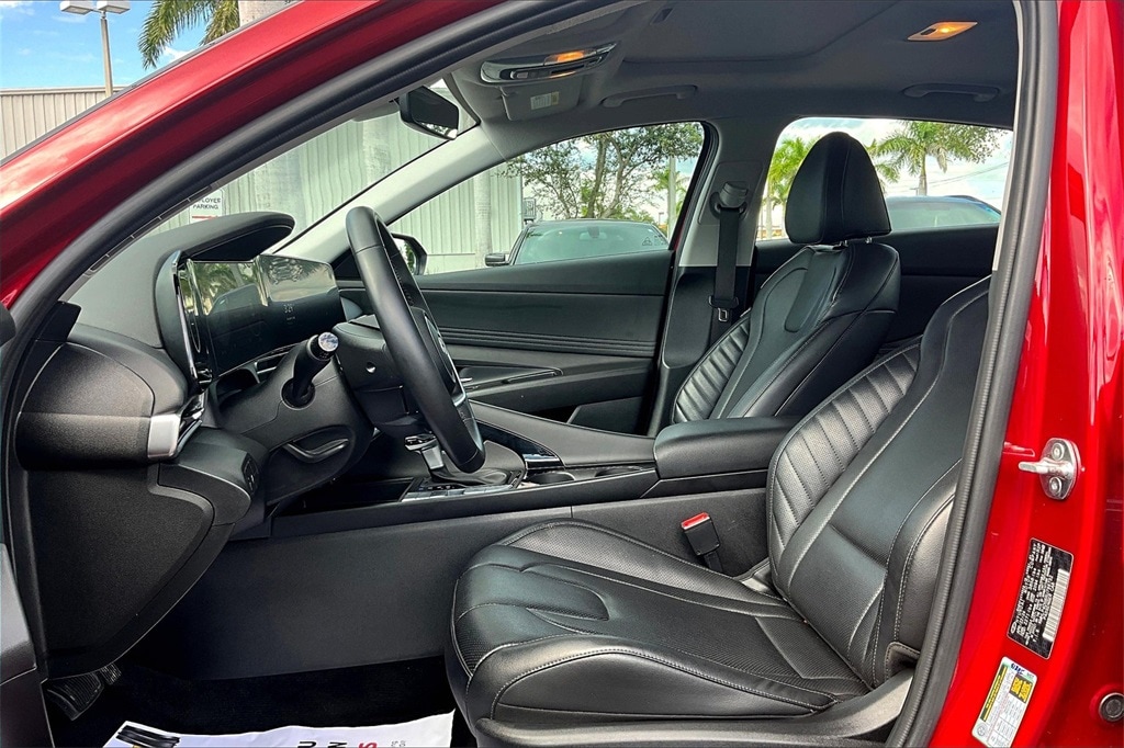 Used 2024 Hyundai Elantra Limited Sedan