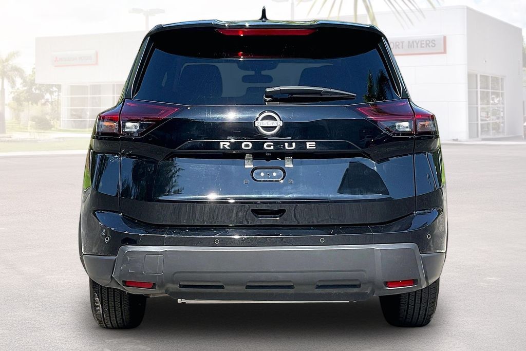 2025 Nissan Rogue SV - Photo 16