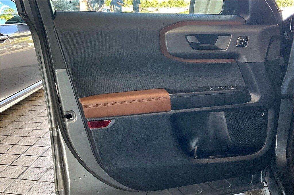 2025 Ford Bronco Sport Outer Banks photo 2