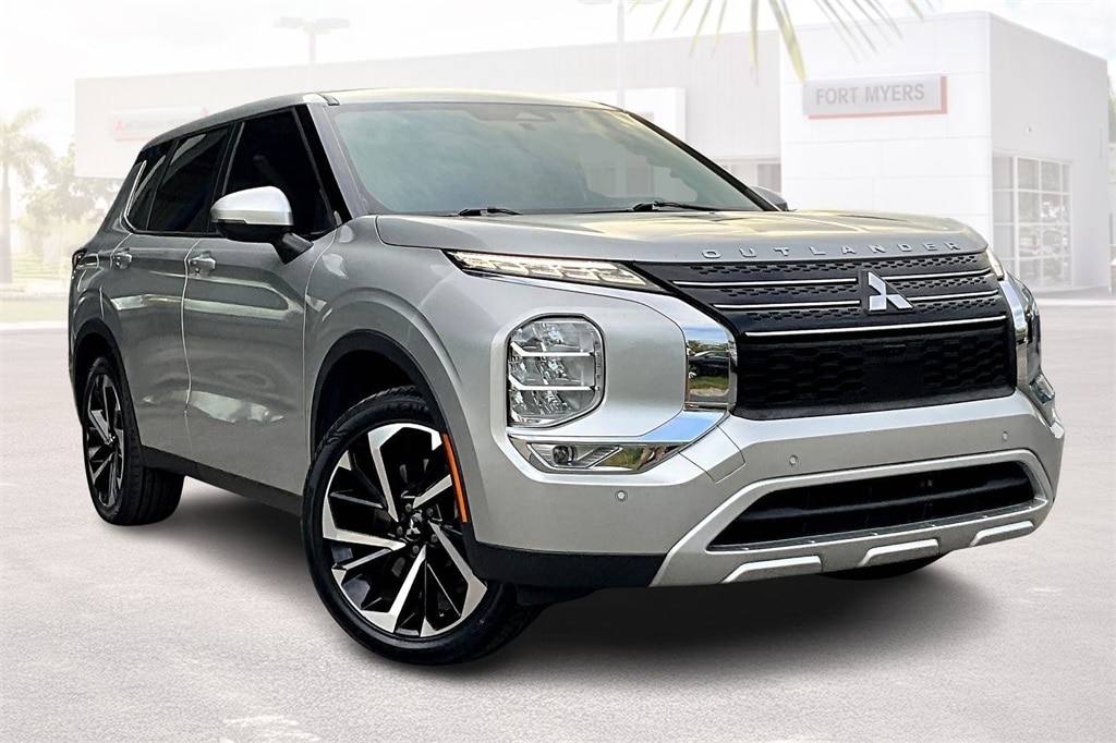 2022 Mitsubishi Outlander SE