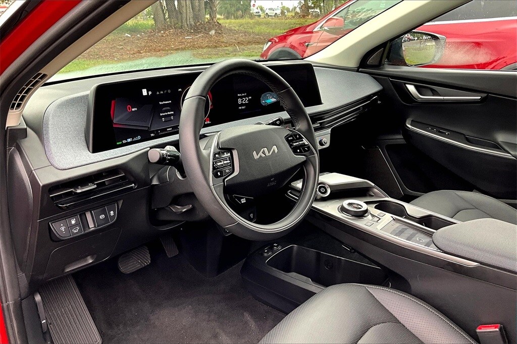 2024 Kia EV6 Wind photo 2