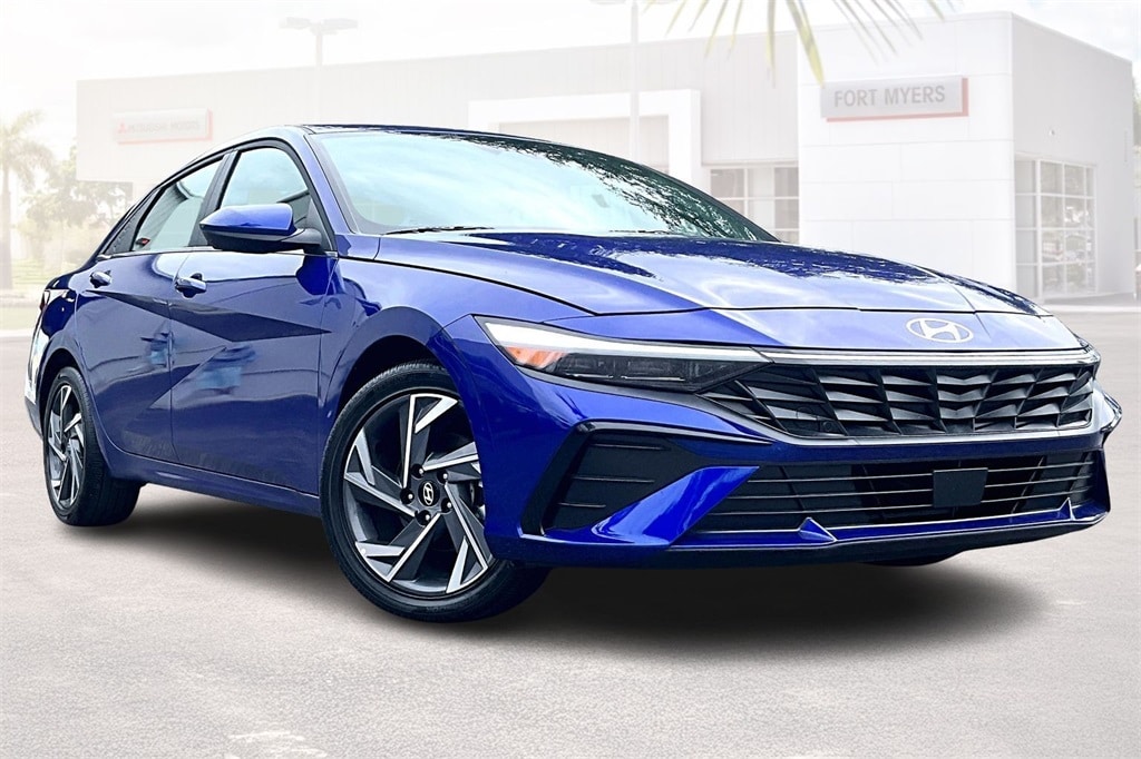 2025 Hyundai Elantra SEL's photo