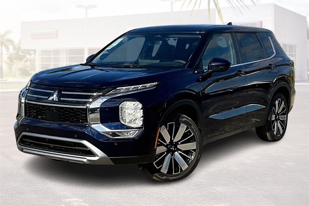 2025 Mitsubishi Outlander SE photo 2