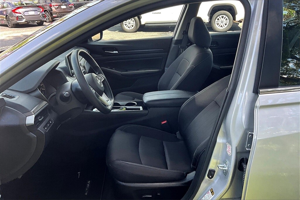 2024 Nissan Altima 2.5 SV photo 3