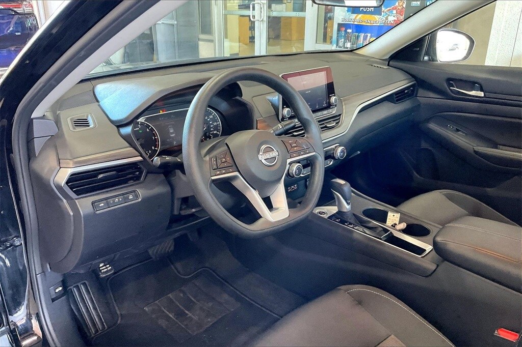 Used 2025 Nissan Altima SV Sedan