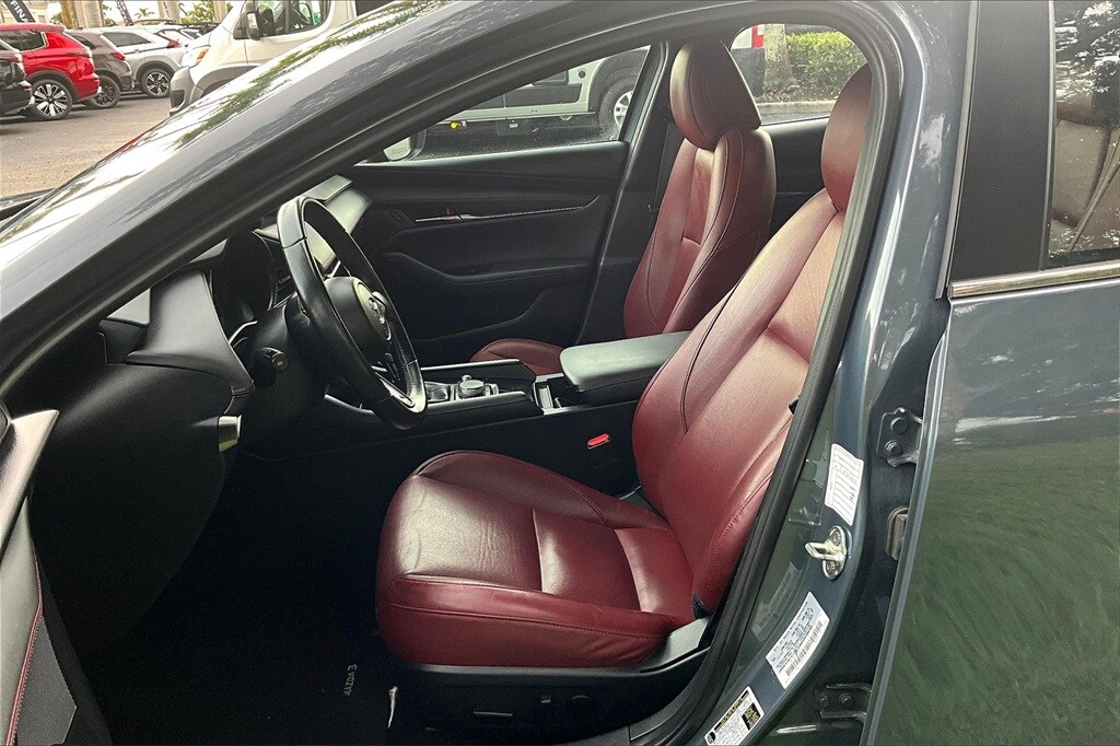 2024 Mazda Mazda3 Preferred photo 3