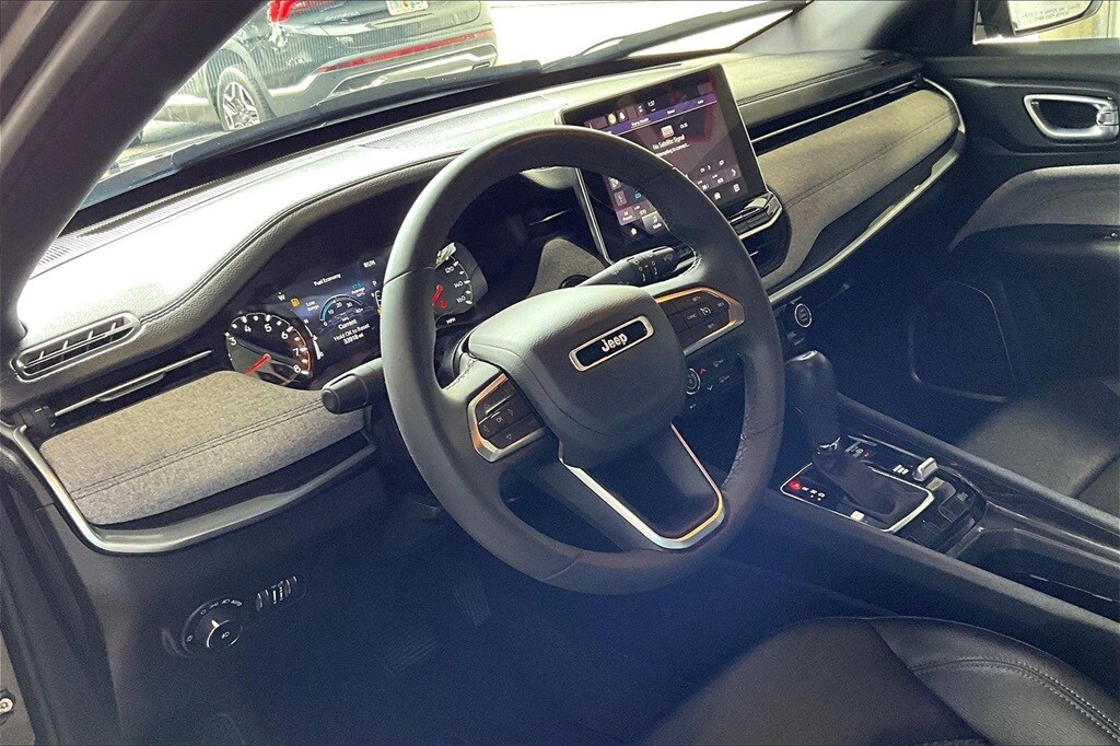 Used 2024 Jeep Compass Latitude SUV