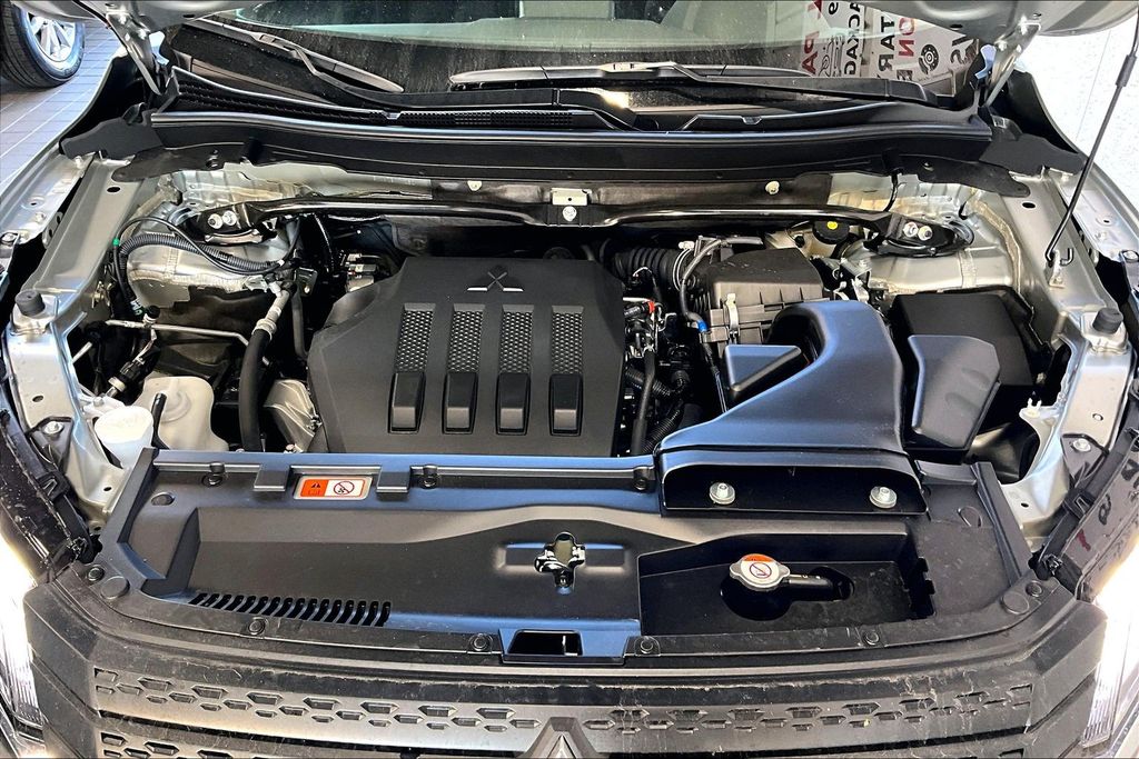 2026 Mitsubishi Eclipse Cross LE - Photo 11