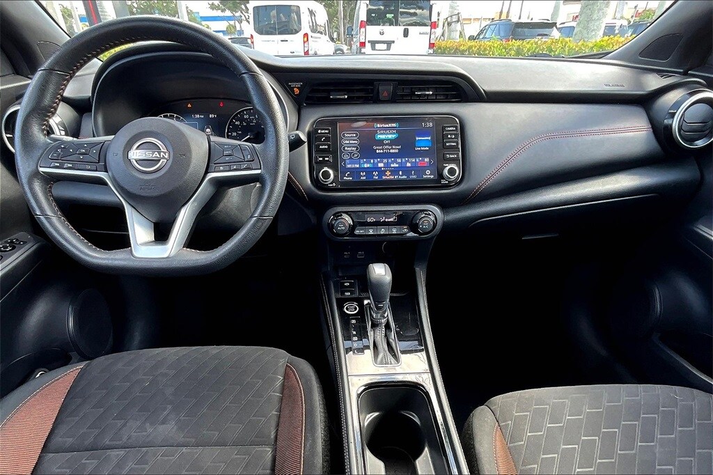 2024 Nissan Kicks SR photo 4
