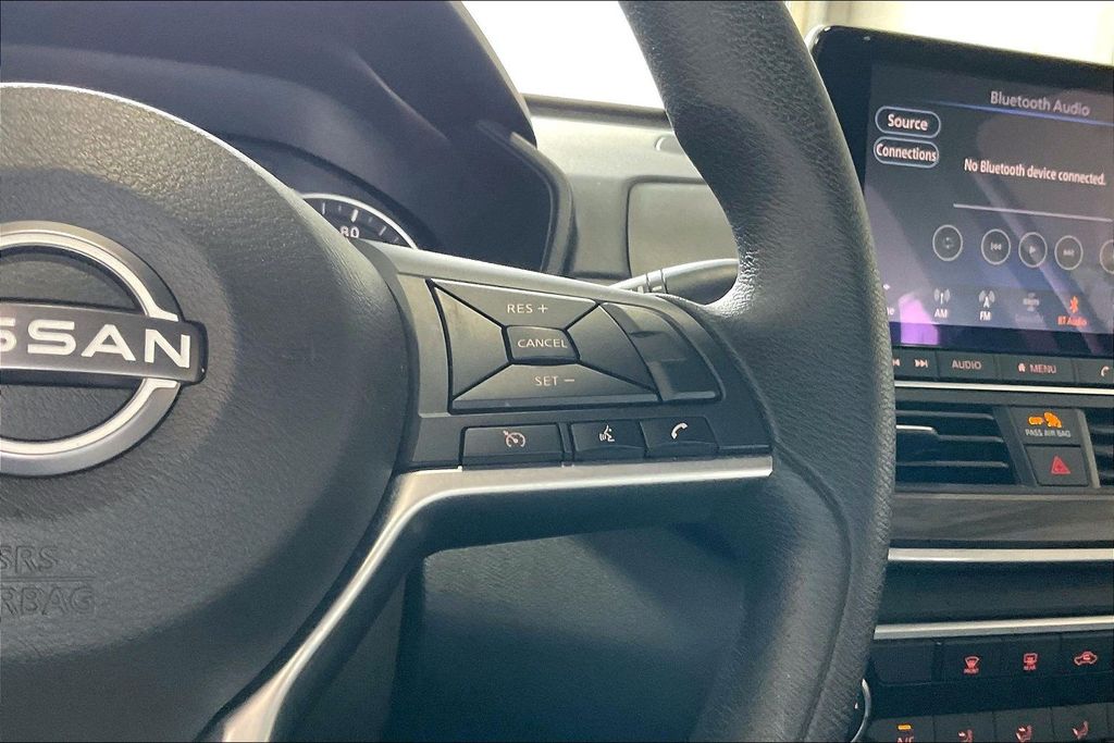 2025 Nissan Altima SV - Photo 9