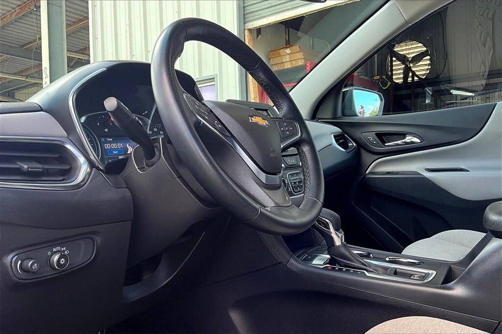2024 Chevrolet Equinox photo 3