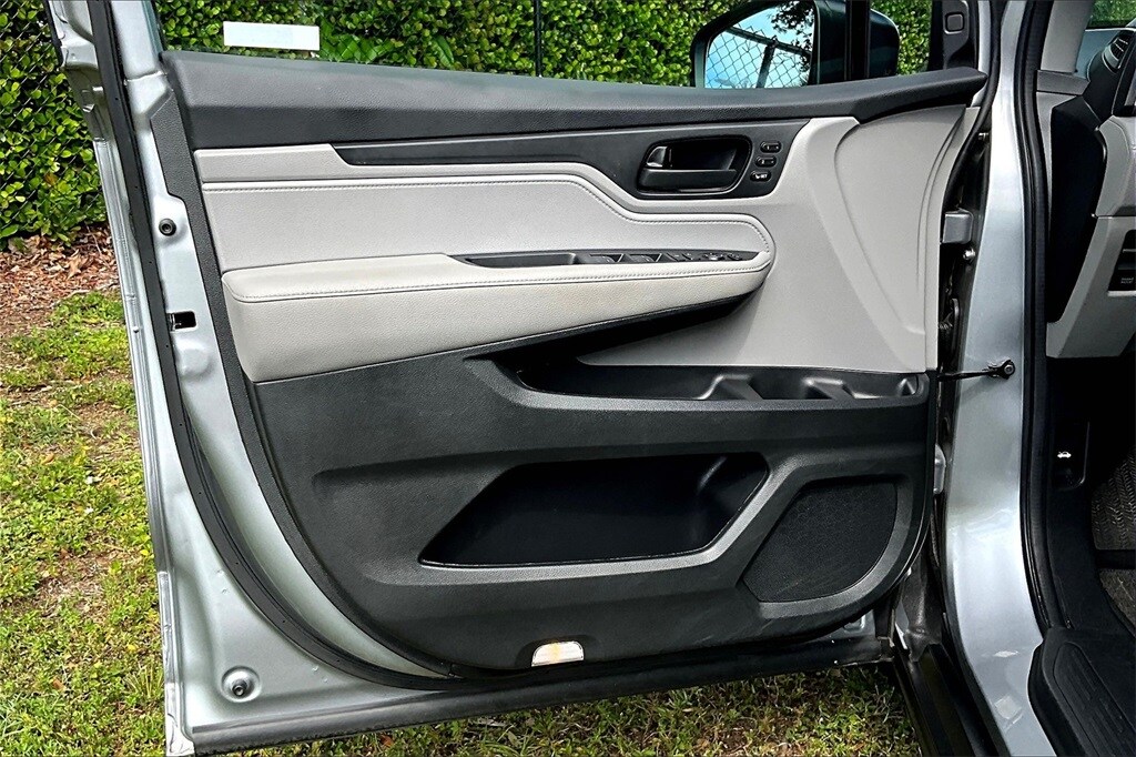 2024 Honda Odyssey EX-L photo 2