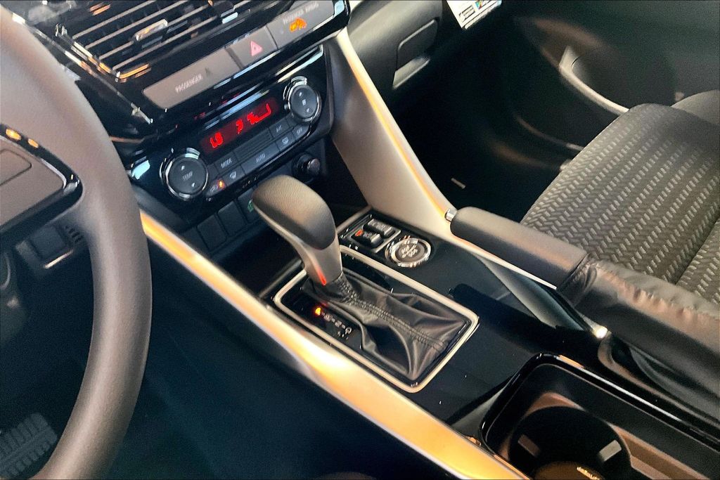 2026 Mitsubishi Eclipse Cross LE - Photo 8