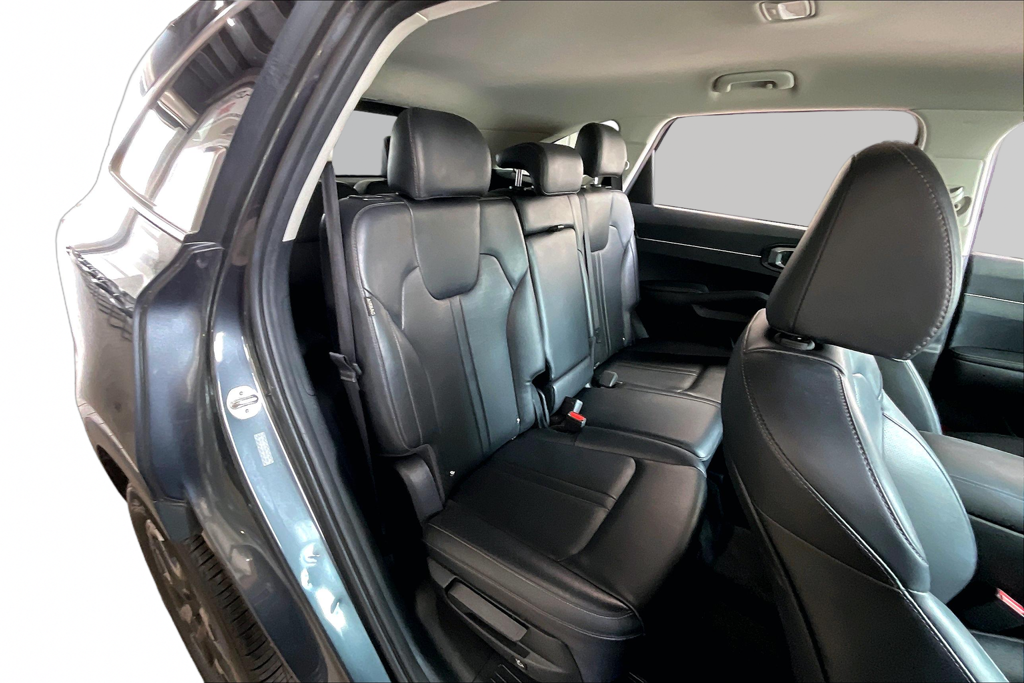 2024 Kia Sorento S - Photo 16