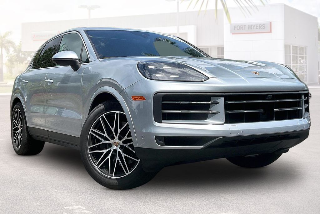 2025 Porsche Cayenne -'s photo