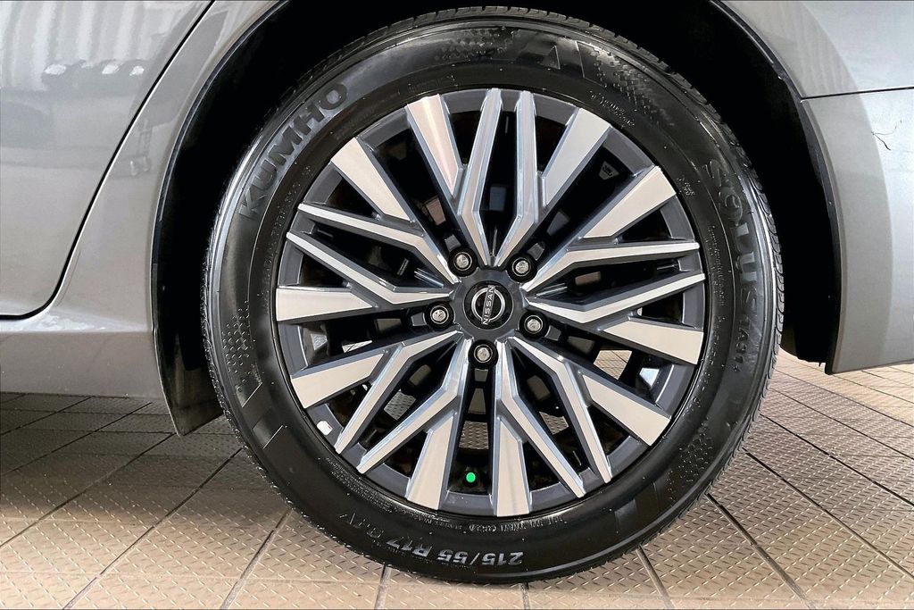 2025 Nissan Altima SV - Photo 31