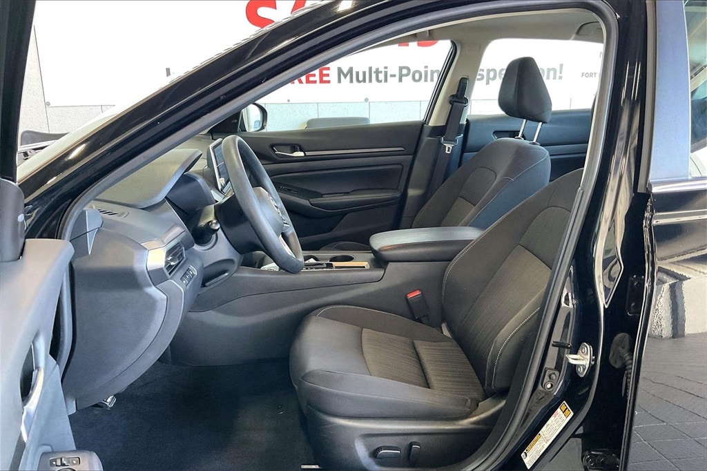 Used 2025 Nissan Altima SV Sedan