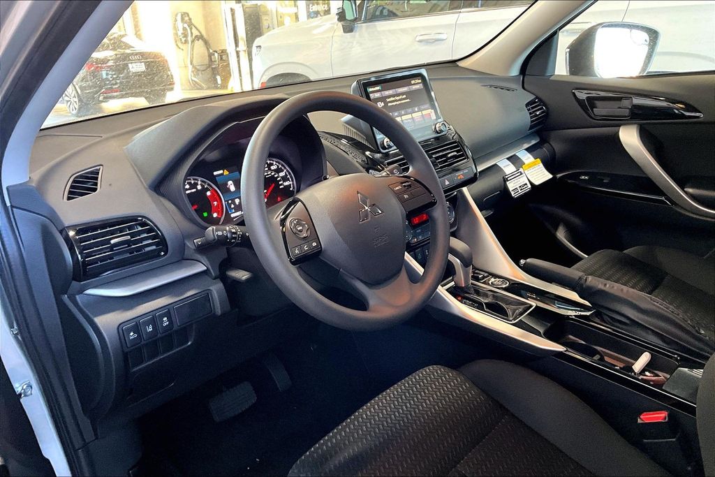 2026 Mitsubishi Eclipse Cross LE - Photo 6