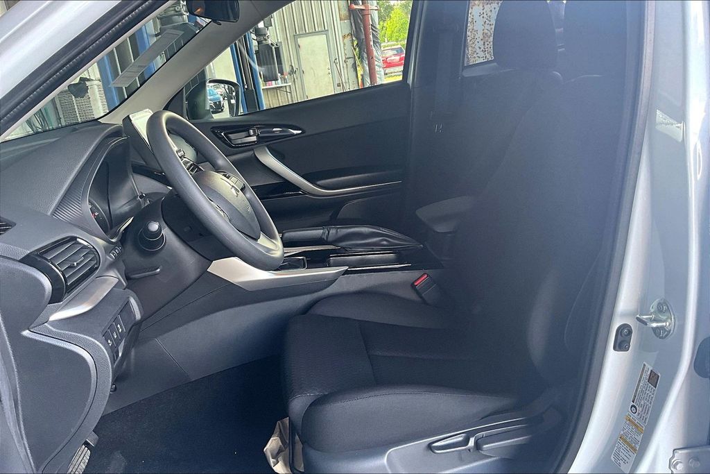 2026 Mitsubishi Eclipse Cross LE - Photo 9