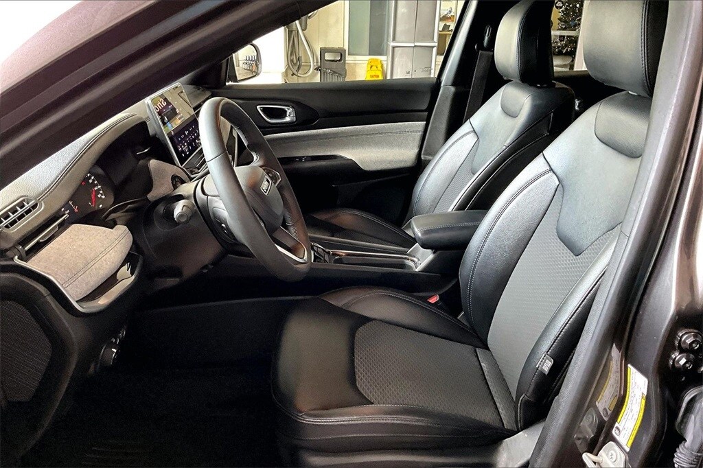 Used 2024 Jeep Compass Latitude SUV