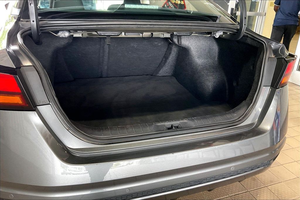 2025 Nissan Altima SV - Photo 18