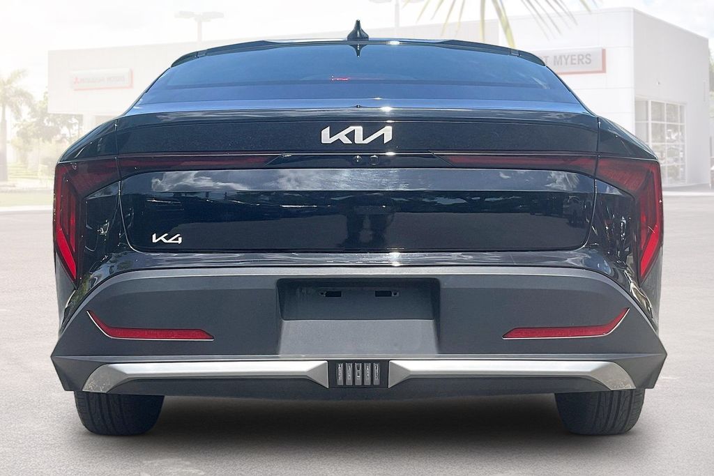 2025 Kia K4 LXS - Photo 16