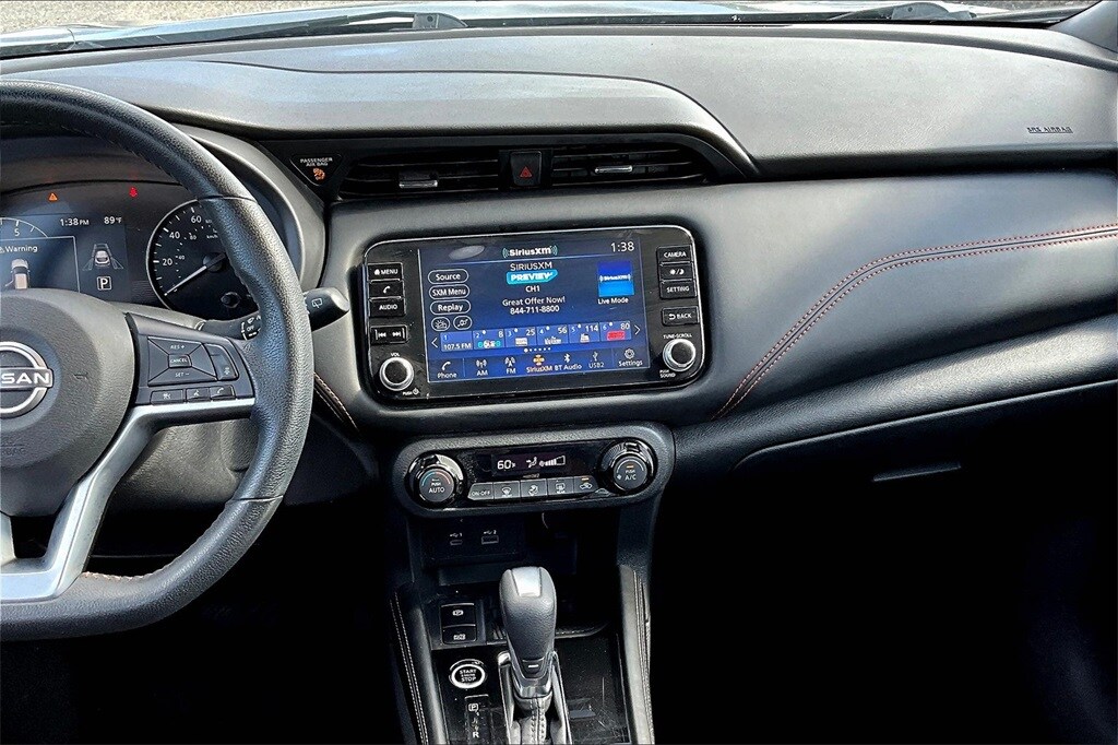 2024 Nissan Kicks SR photo 3