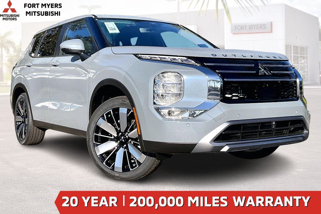 2026 Mitsubishi Outlander SE FWD's photo