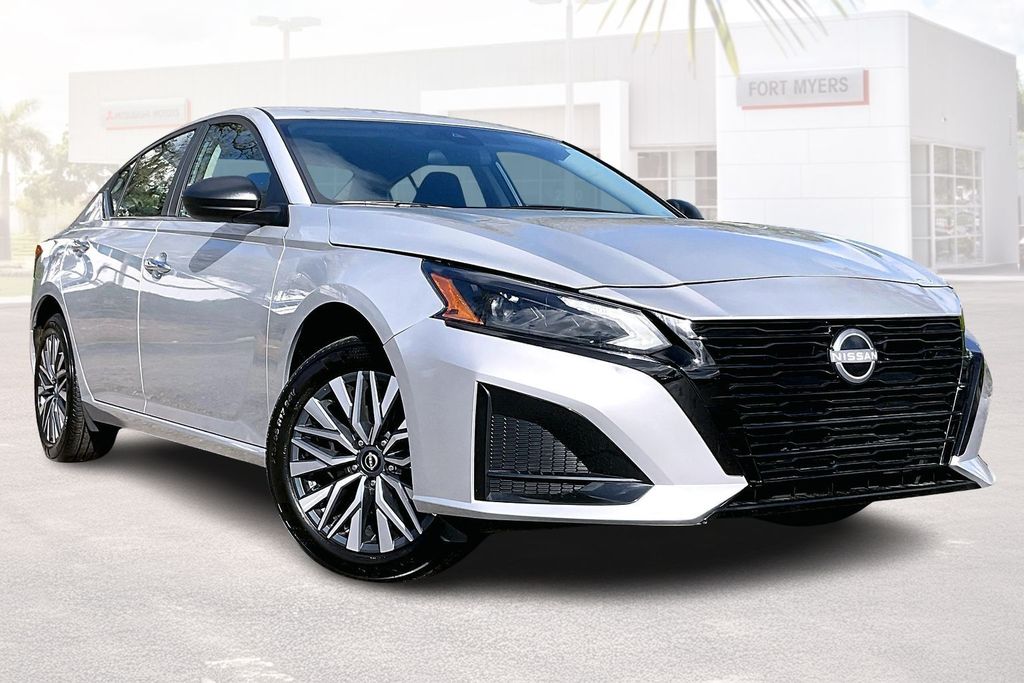 2025 Nissan Altima SV