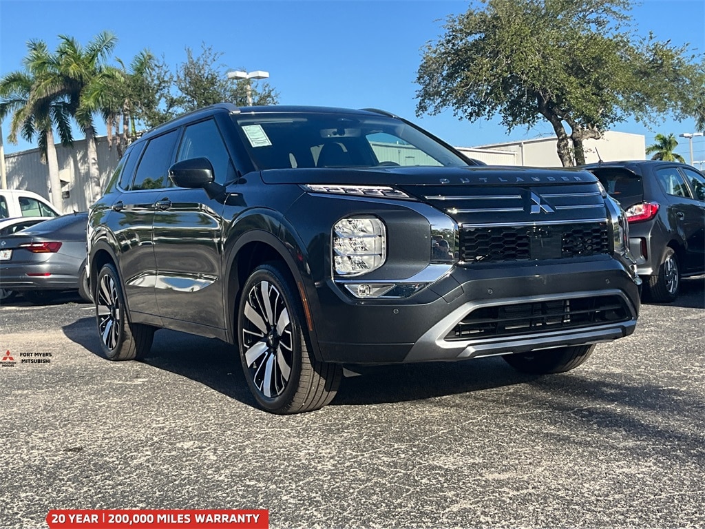 New 2025 Mitsubishi Outlander SEL SUV