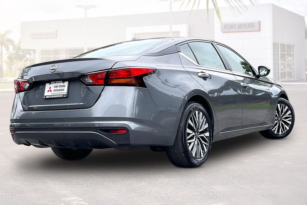 2025 Nissan Altima SV - Photo 32