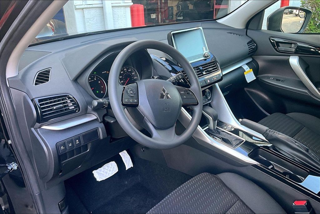 2026 Mitsubishi Eclipse Cross ES - Photo 6