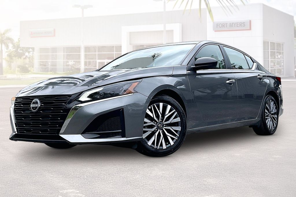 2025 Nissan Altima SV - Photo 28