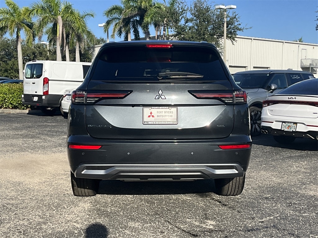 New 2025 Mitsubishi Outlander SEL SUV