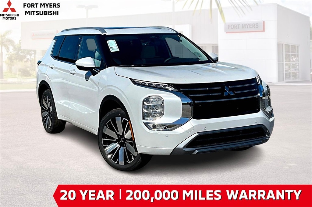 2025 Mitsubishi Outlander SEL's photo