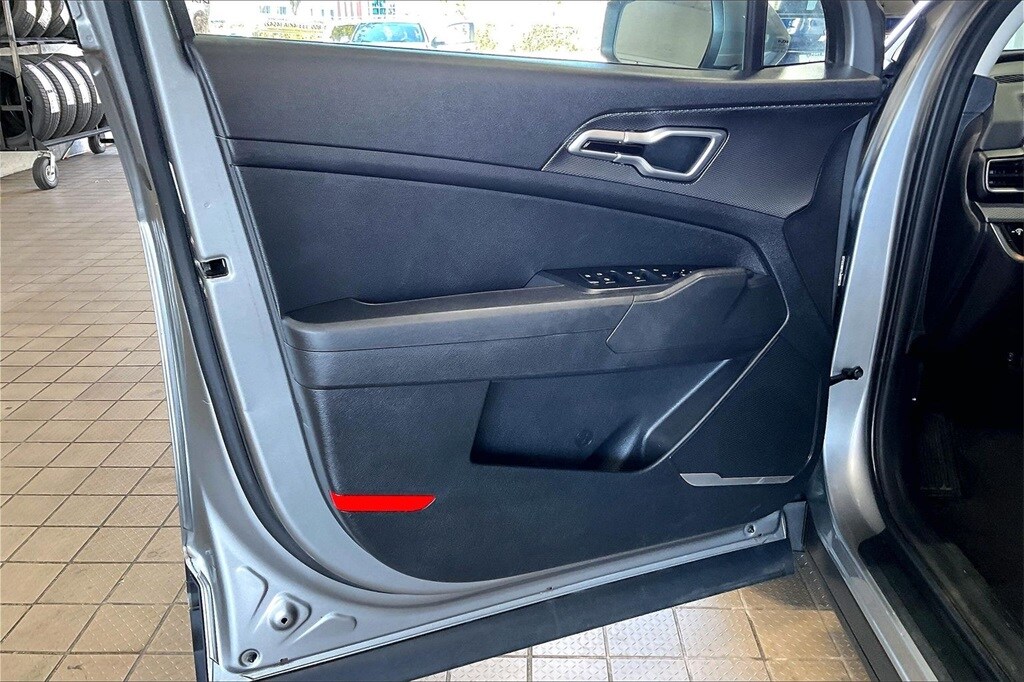 Used 2024 Kia Sportage LX SUV