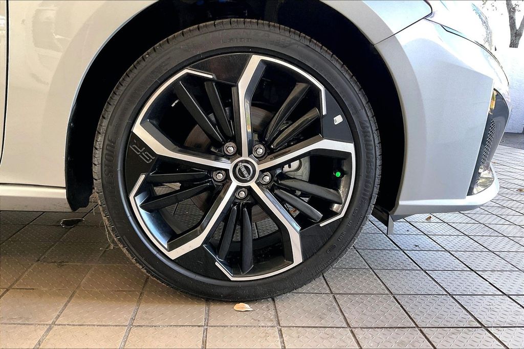 2025 Nissan Altima SR - Photo 34