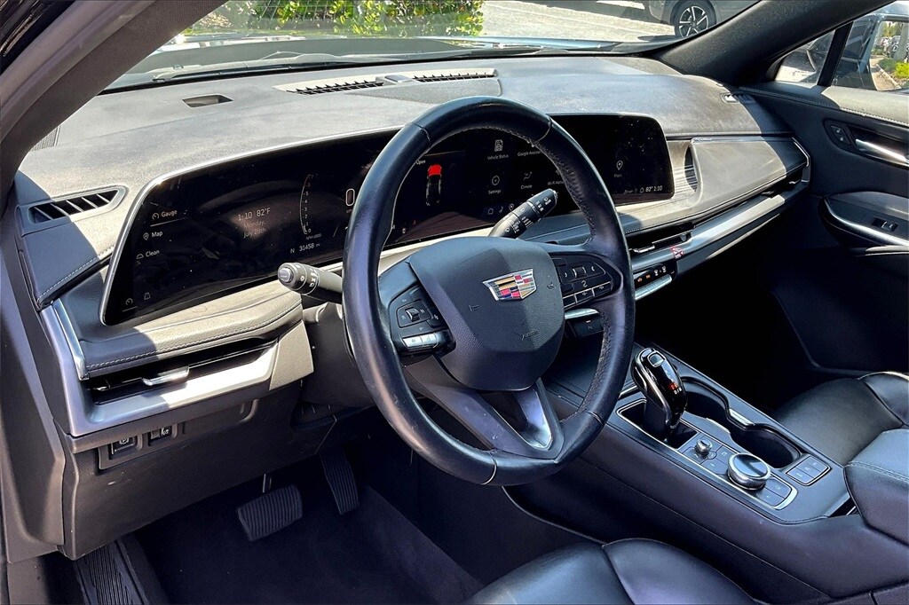 2024 Cadillac XT4 Premium Luxury photo 2