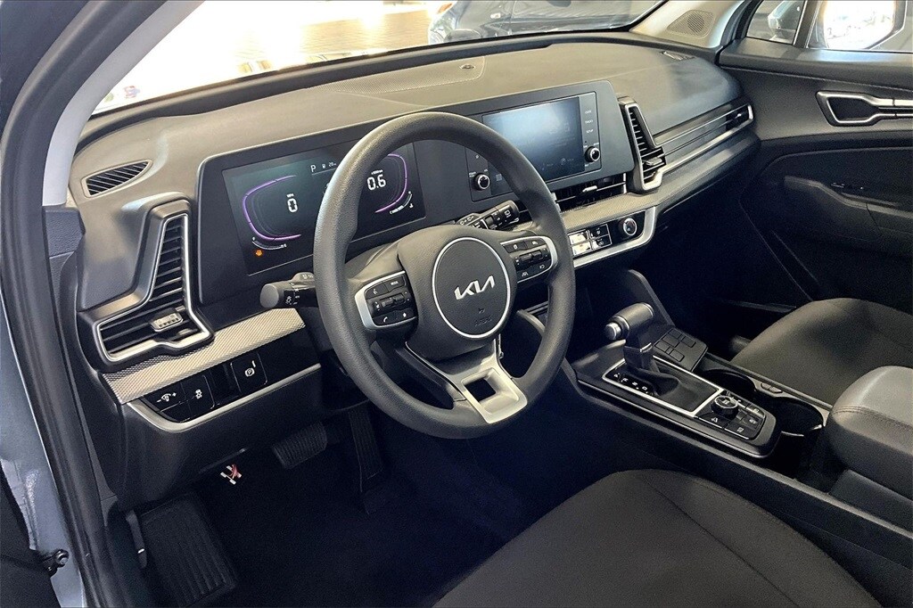 Used 2025 Kia Sportage LX SUV