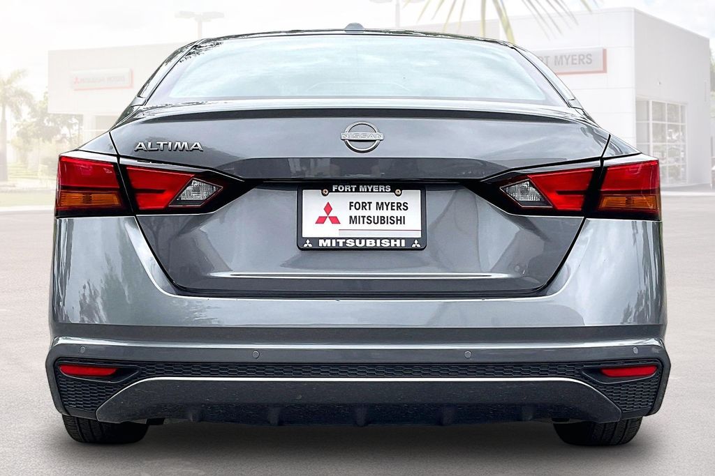 2025 Nissan Altima SV - Photo 16