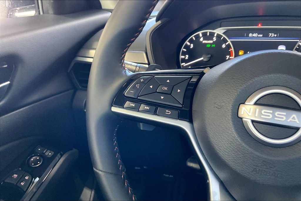 2025 Nissan Altima SR - Photo 8