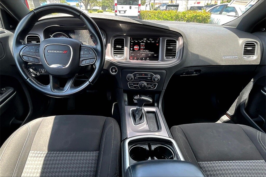 2023 Dodge Charger SXT photo 4