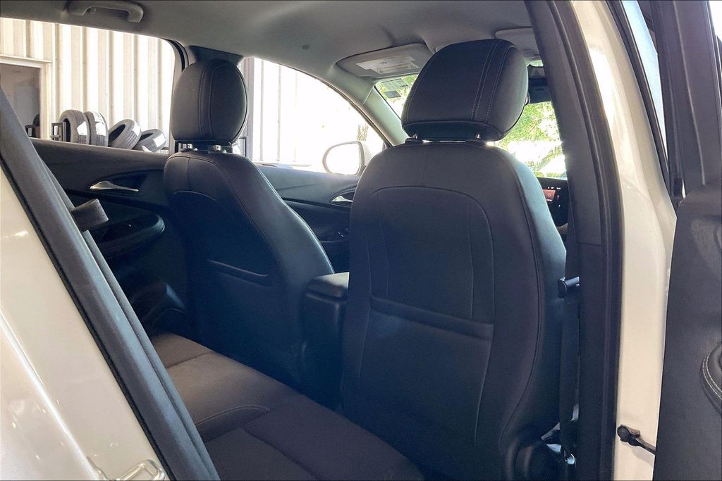 2025 Buick Encore GX Preferred - Photo 19