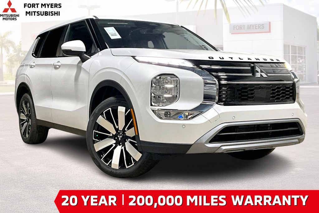 2026 Mitsubishi Outlander SE FWD's photo