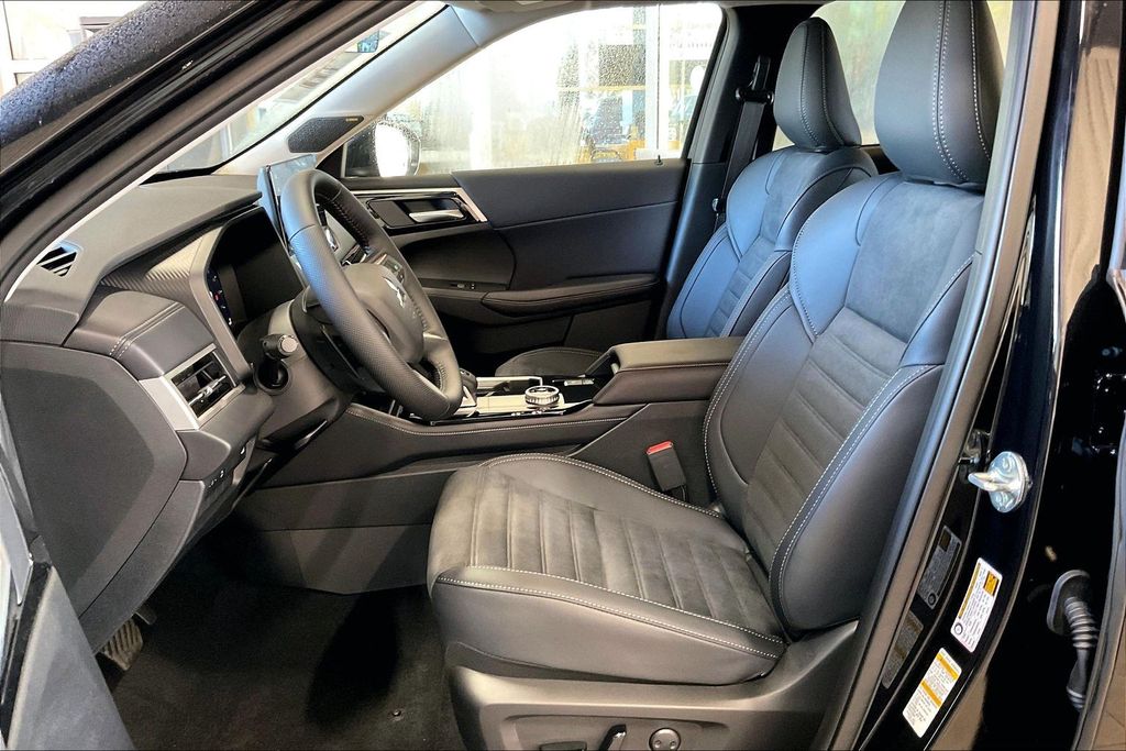 2026 Mitsubishi Outlander SE - Photo 9