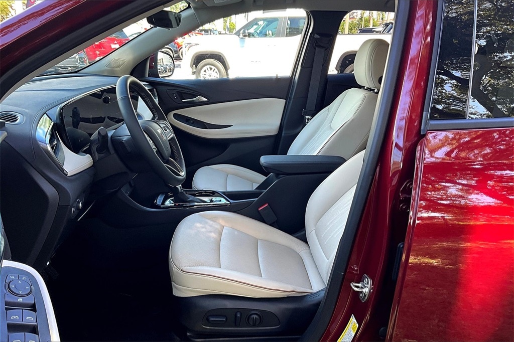 Used 2025 Buick Encore GX Avenir SUV