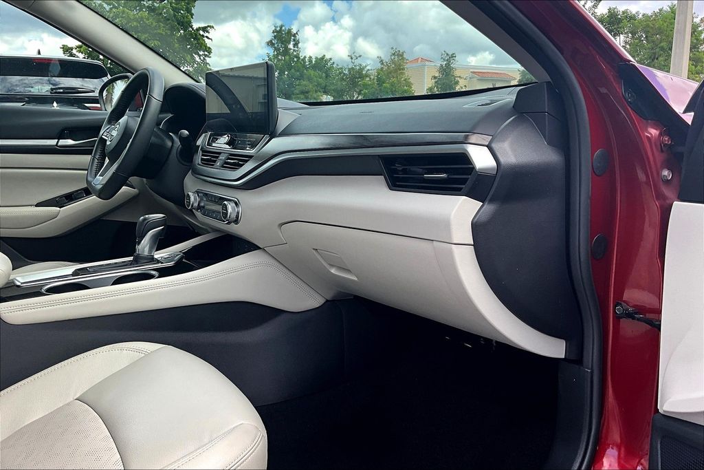 2024 Nissan Altima SL - Photo 22